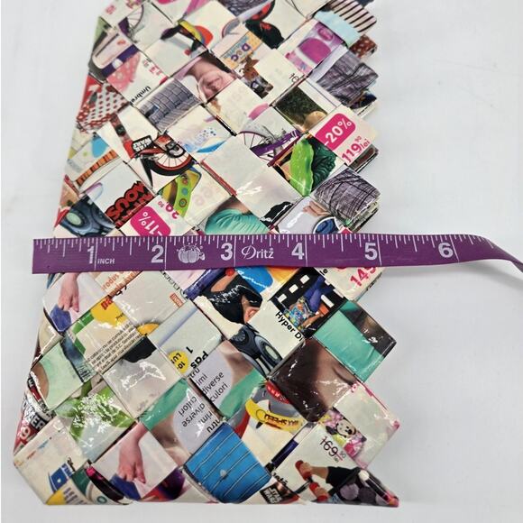 Y2K Handmade Recycled Woven Magazine Clutch Zippered Makeup Bag - Picture 6 of 9